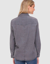 MAGNOLIA WESTERN STRETCH CHAMBRAY SHIRT