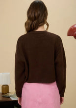 CREW NECK LONG SLEEVE CROPPED PULLOVER SWEATER - BROWN