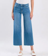 HIGH RISE CLEAN CUT RAW HEM CROP SLIM WIDE JEANS
