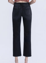 MID RISE BLACK ANKLE STRAIGHT JEANS