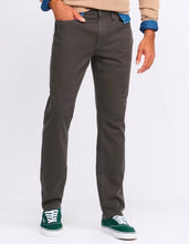 LOUISVILLE 5-POCKET STRAIGHT FIT